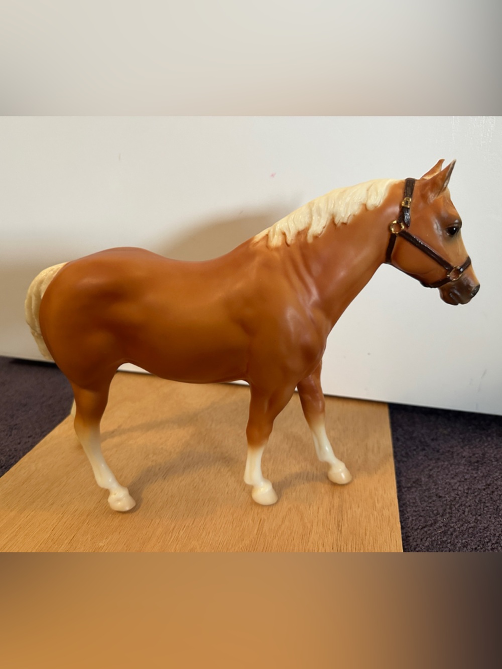 Breyer Palomino Model Horse Traditional Size Quarter Horse Gelding JC Penny